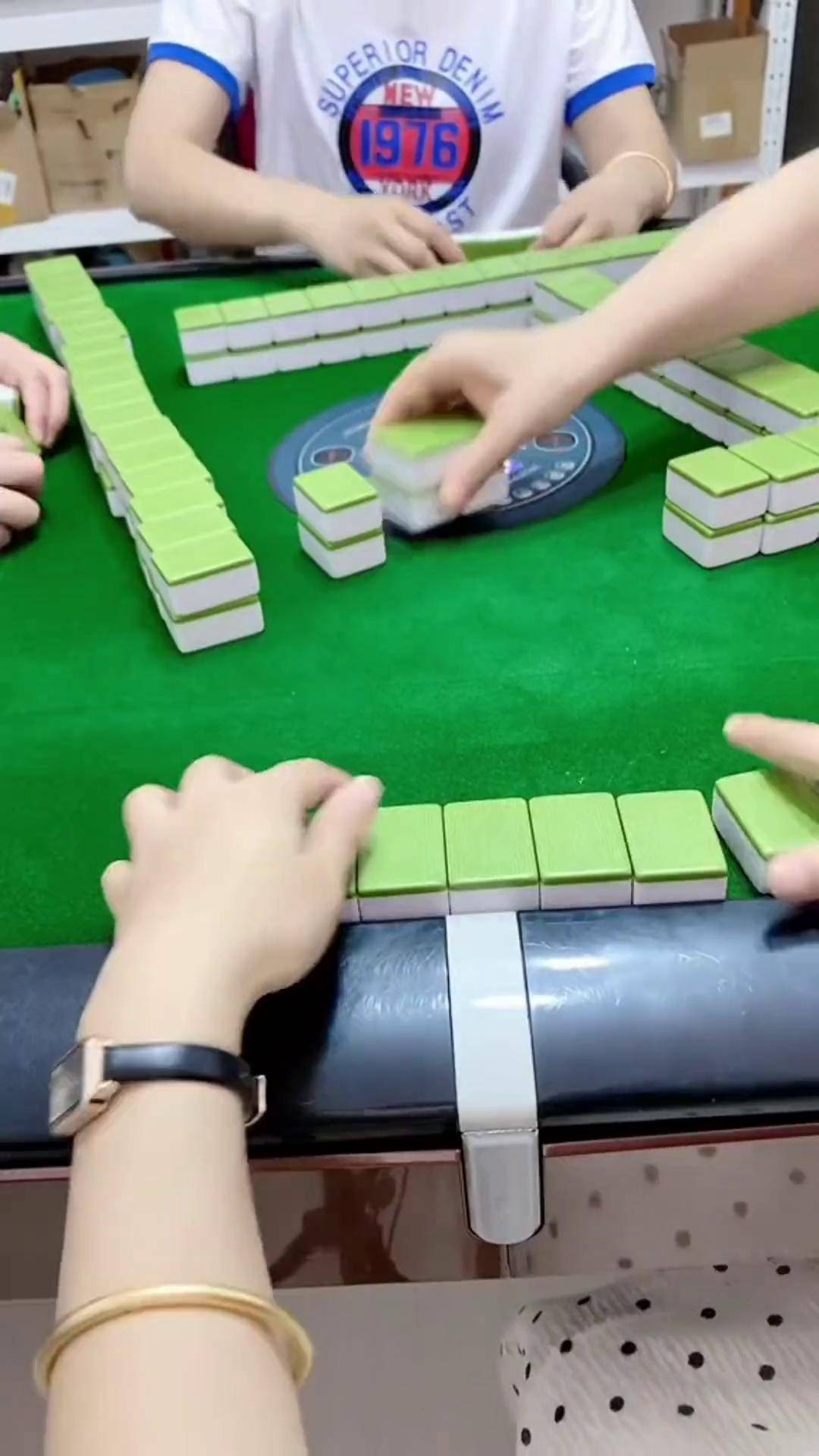 辅助神器“腾讯欢乐麻将技巧”(作弊)辅助透视教程-第2张图片