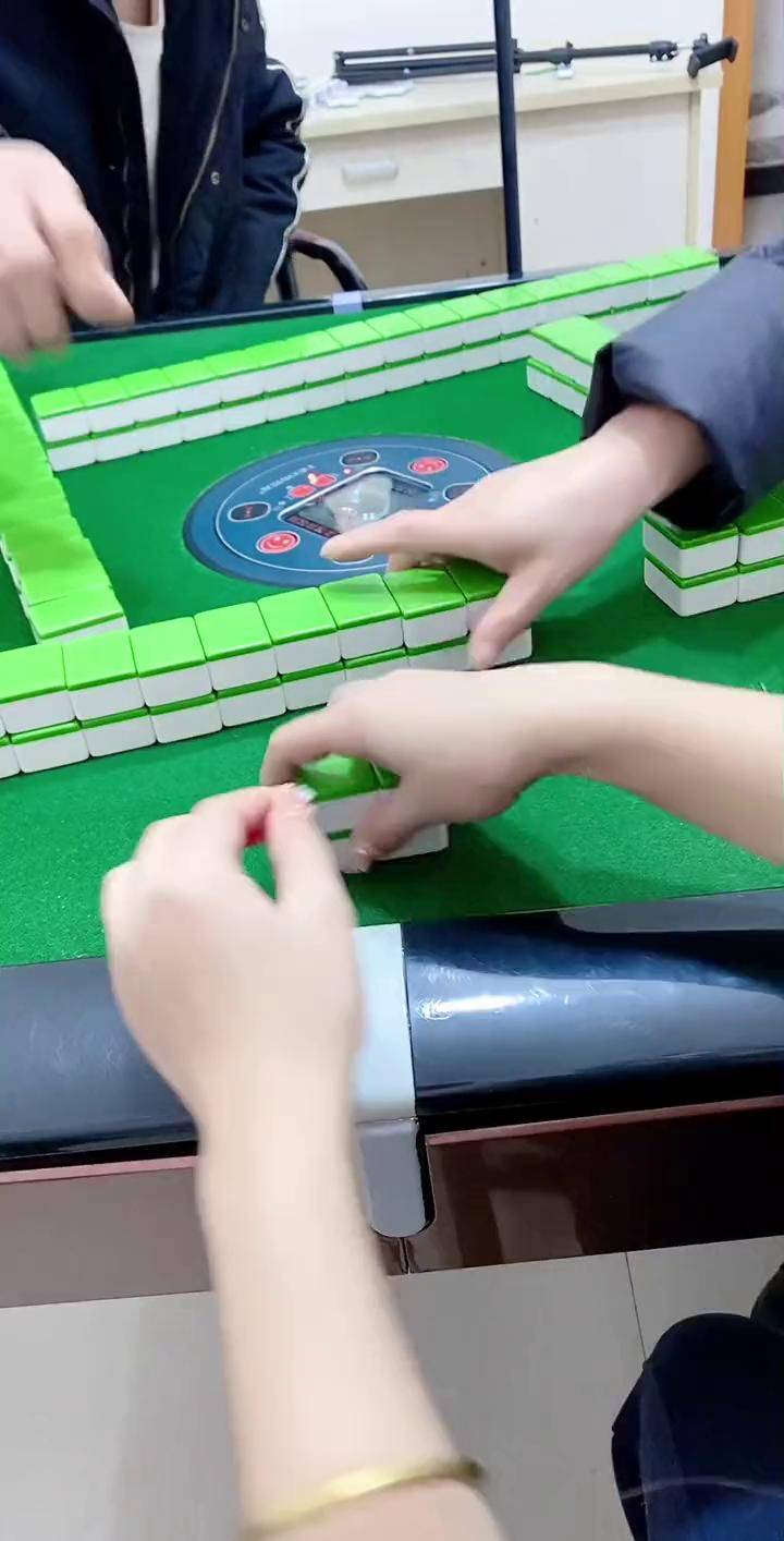 辅助神器“欢乐腾讯麻将开挂？”(作弊)辅助透视教程