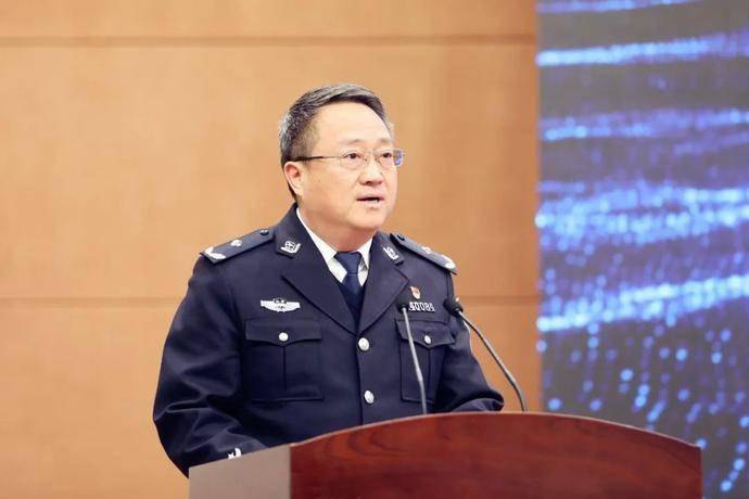 新华社连发三问