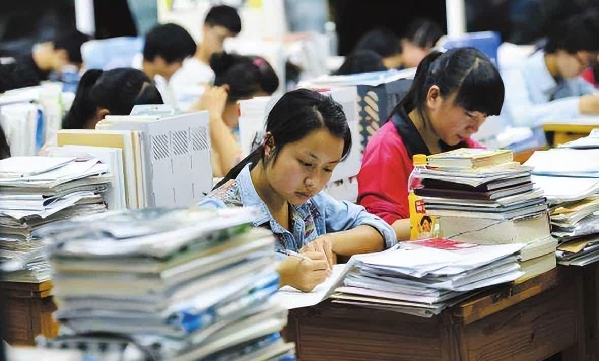 【疫情期间苦学,疫情期间那些努力的学生】-第1张图片