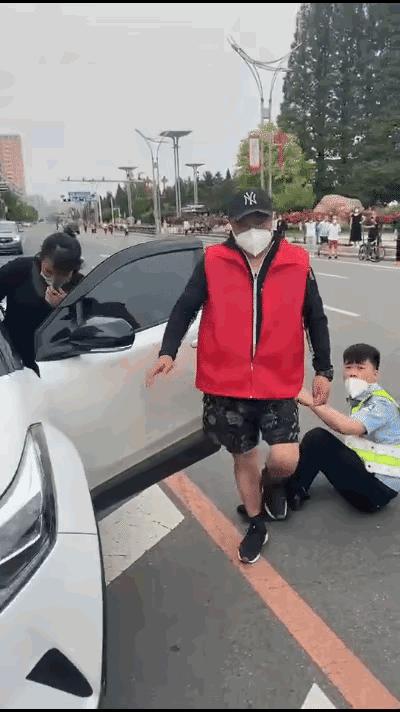 “丹东袭警” 丹东警察牺牲出殡？-第2张图片