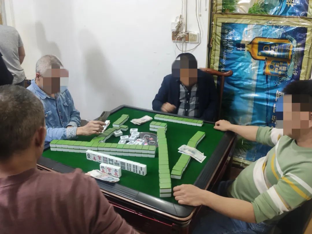 推荐一款“中至赣州麻将开挂教程方法”详细分享装挂步骤