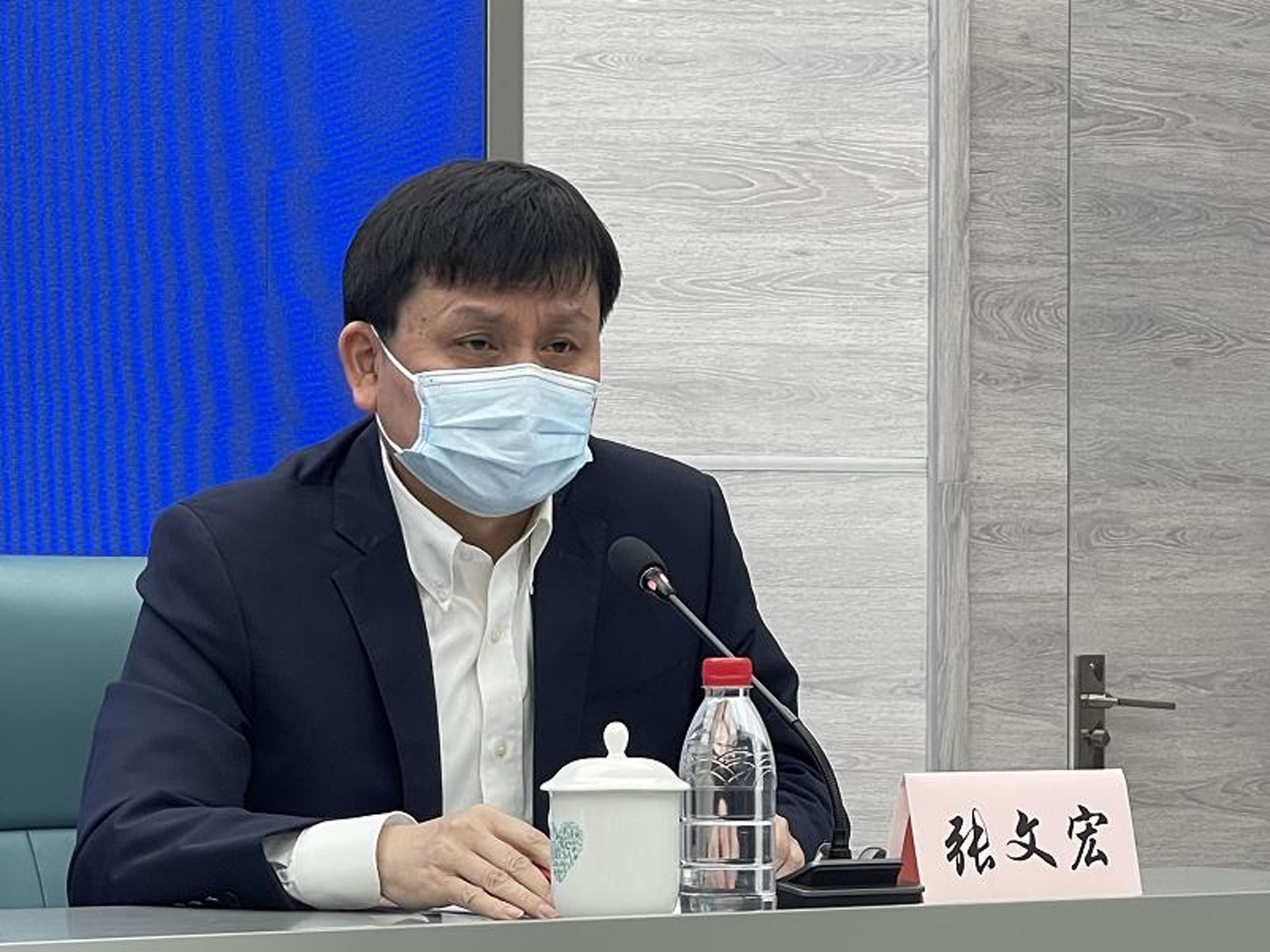 “张文宏称走出疫情已成定局” 张文宏疫情结束之时？