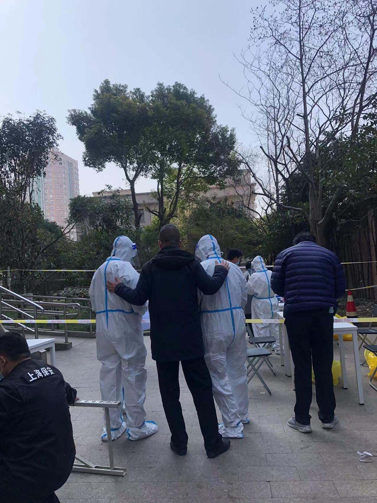 “上海增5例社会面感染者2例未打疫苗	” 上海不打疫苗感染追责？-第2张图片