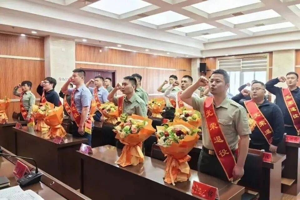 【参军2年多少钱,普通参军2年可以拿多少钱】-第3张图片